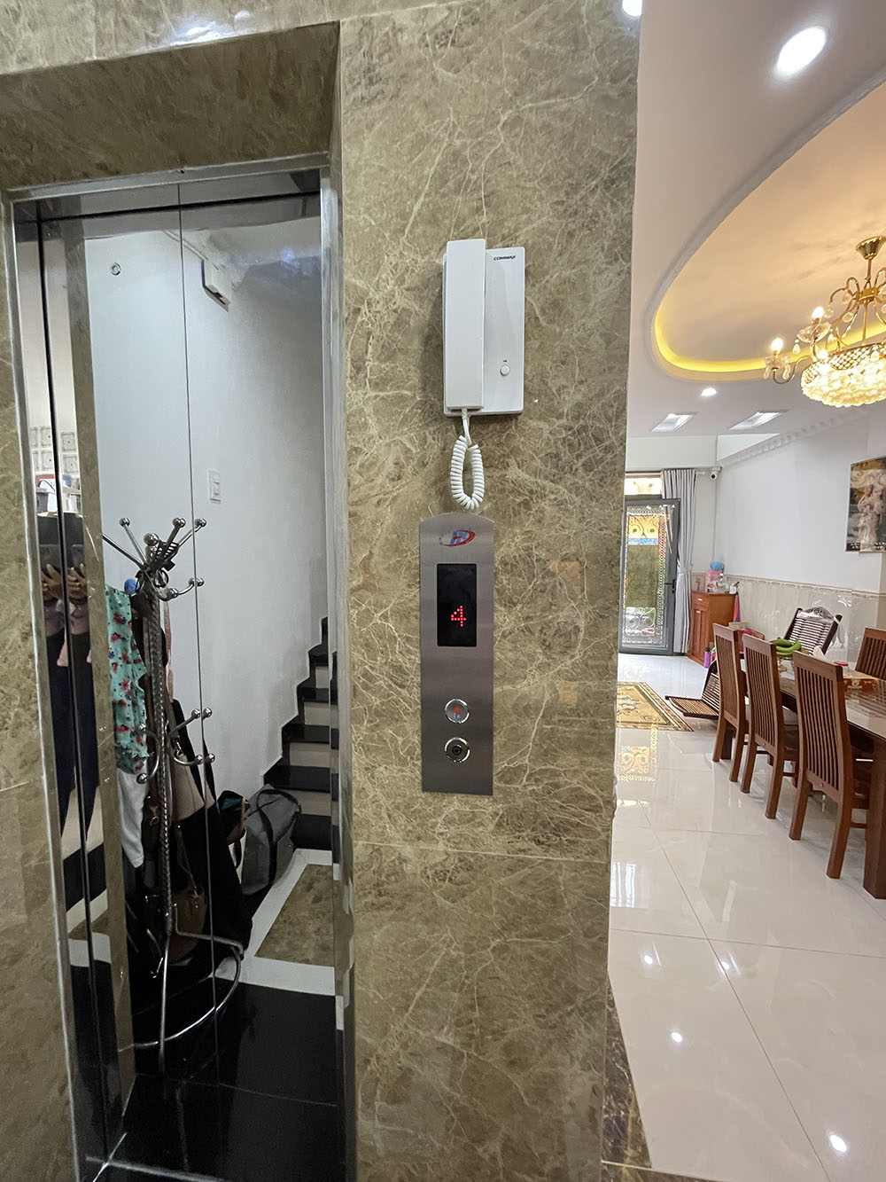 XEM VIDEO - Bán nhà mặt tiền Phùng Văn Cung, Quận Phú Nhuận Nhà 5 lầu TK Hoàng Gia Anh, gara ôtô, thang máy